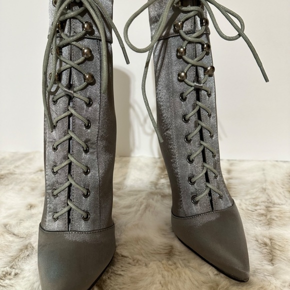 * So Me Grey Satin Lace Up Pointy Toe Ankle Boots 4 1/2" Stiletto Heels - Picture 3 of 7